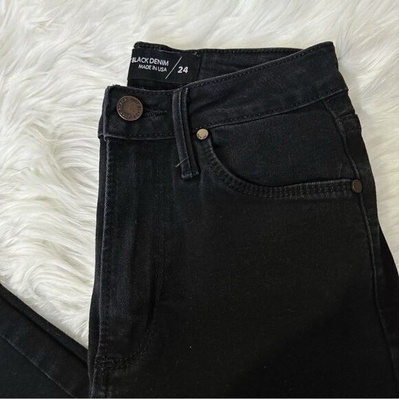 ɢᴜᴄ ᴍᴀᴅᴇ ɪɴ ᴜꜱᴀ ʜɪɢʜ-ᴡᴀɪꜱᴛ “ᴊᴜꜱᴛ ʙʟᴀᴄᴋ ᴅᴇɴɪᴍ” ᴅɪꜱᴛʀᴇꜱꜱᴇᴅ ꜰᴀᴅᴇᴅ ᴄʀᴏᴘᴘᴇᴅ ᴊᴇᴀɴꜱ - Picture 6 of 13